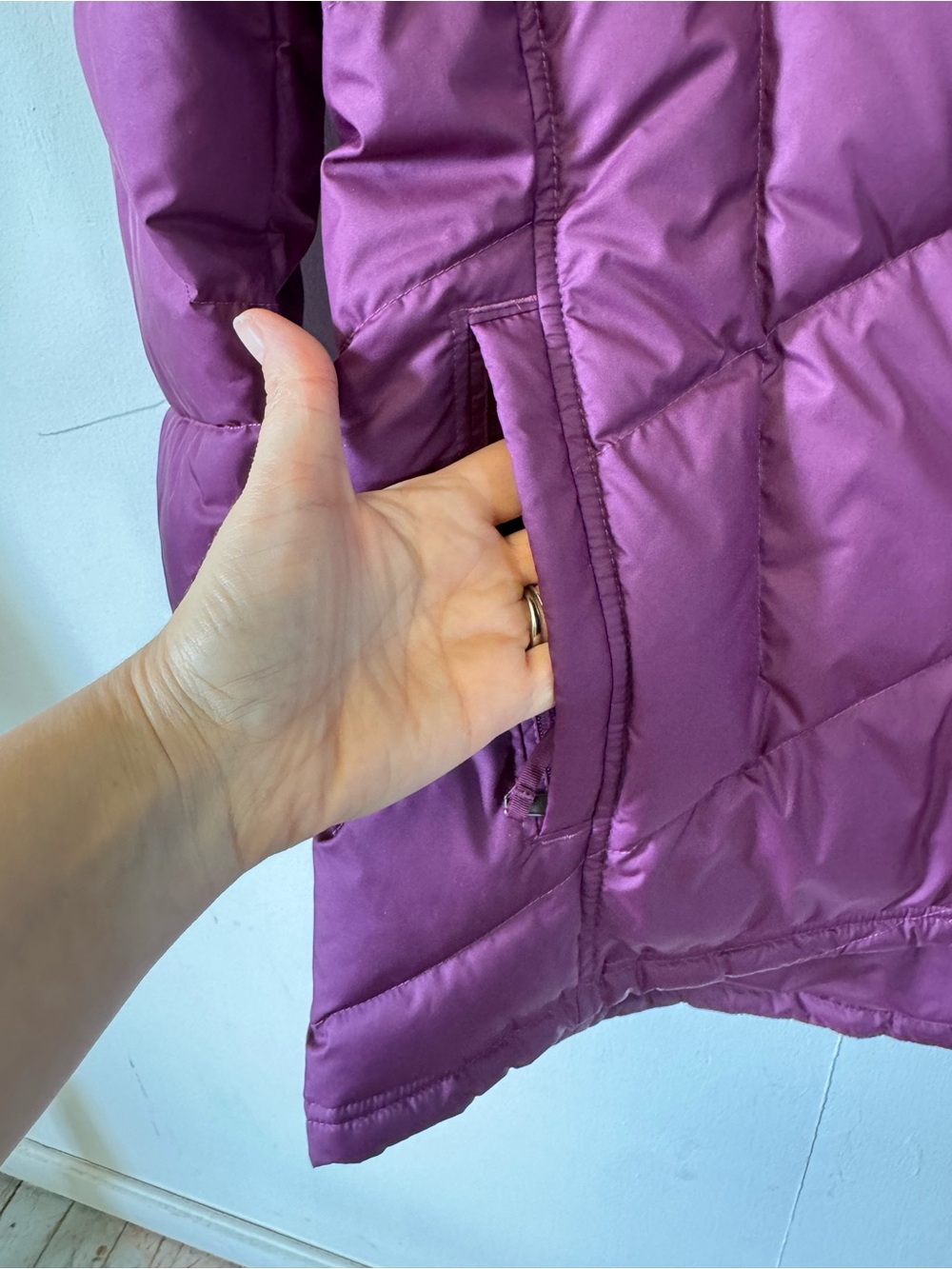 Patagonia Down With It Coat 600 Down Puffer Jacket Hooded Parka Plum Large NWT - Picture 5 of 10
